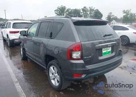 2017 Jeep Compass Latitude 4X4 from USA, damaged, VIN 1C4NJDEB4HD176557